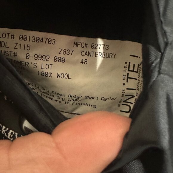 Hickey Freeman Collection Wool-Cashmere Black Blazer – 48 Regular - Picture 3 of 5